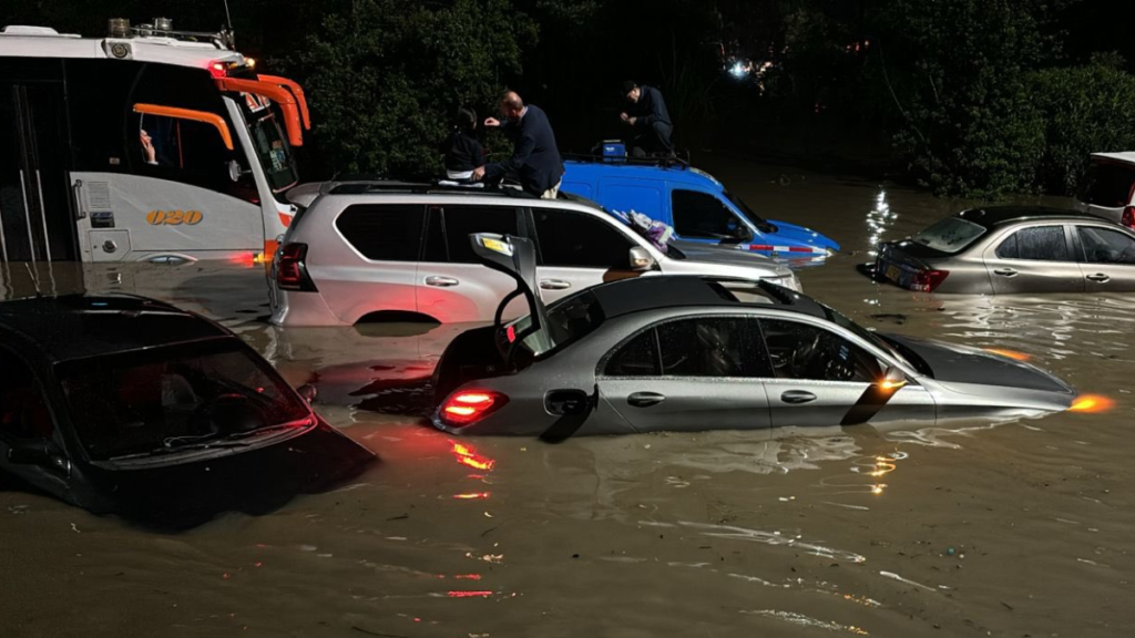 Fuertes lluvias en Bogotá desatan caos e inundaciones en varias zonas de la ciudad