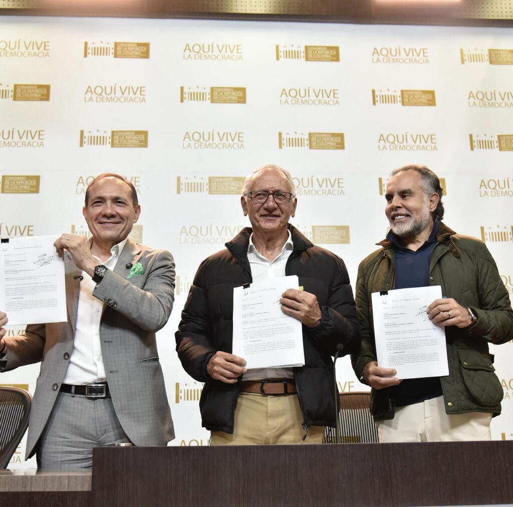 Gobierno radica nueva Consulta Popular con temas laborales y de salud