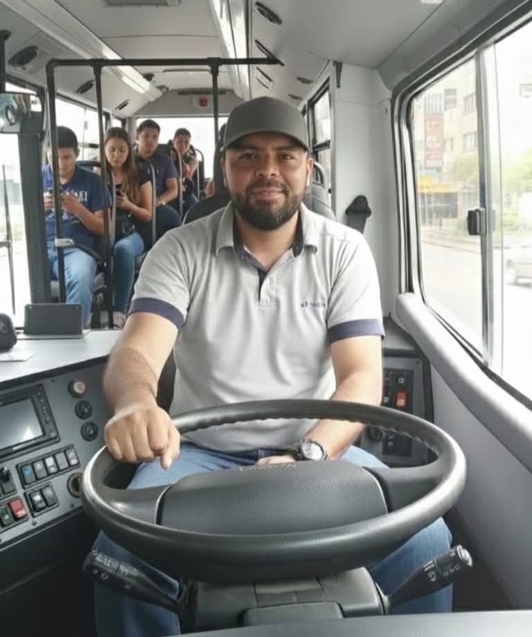 Él es el conductor que manejaba el bus que se acc1d3ntet0 con excursión en Segovia
