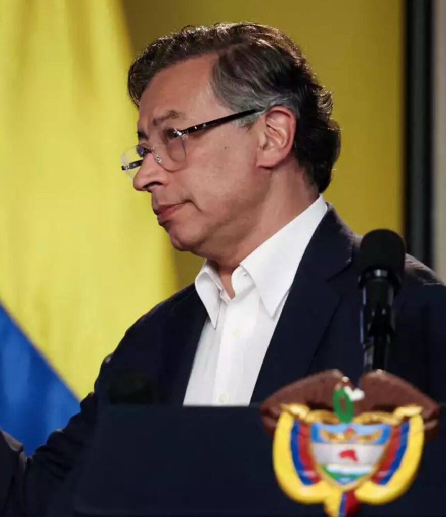 ¡Golpe histórico al Congreso! Petro firma decreto que recorta millonarios salarios de los congresistas